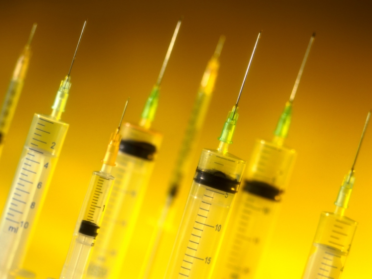 Nem több a rákos beteg és a szívroham a Covid-vakcinák miatt