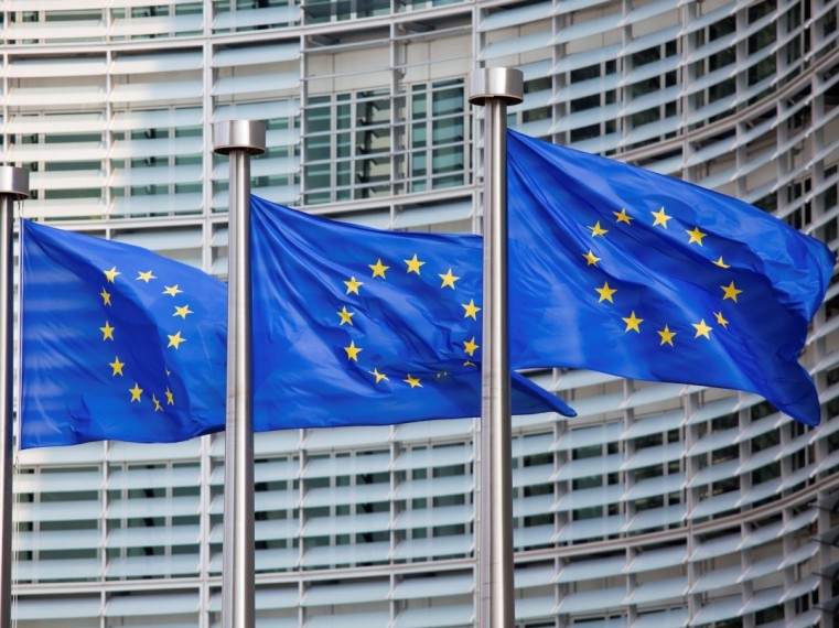 Európai fogyatékossági és parkolási kártya bevezetését javasolják