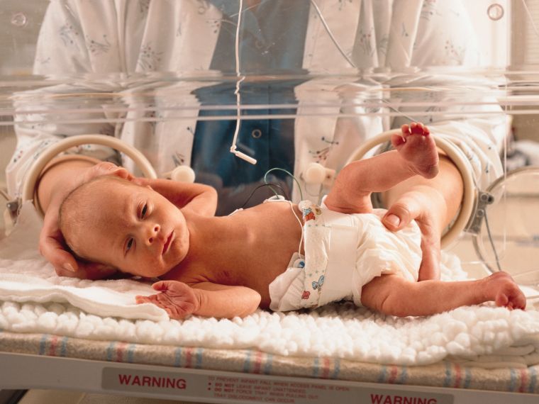 Újszülöttet találtak a kiskunhalasi kórház inkubátorában