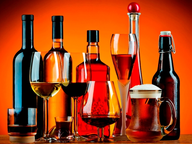 Bevezetik az alkoholos italok figyelmeztető címkézését