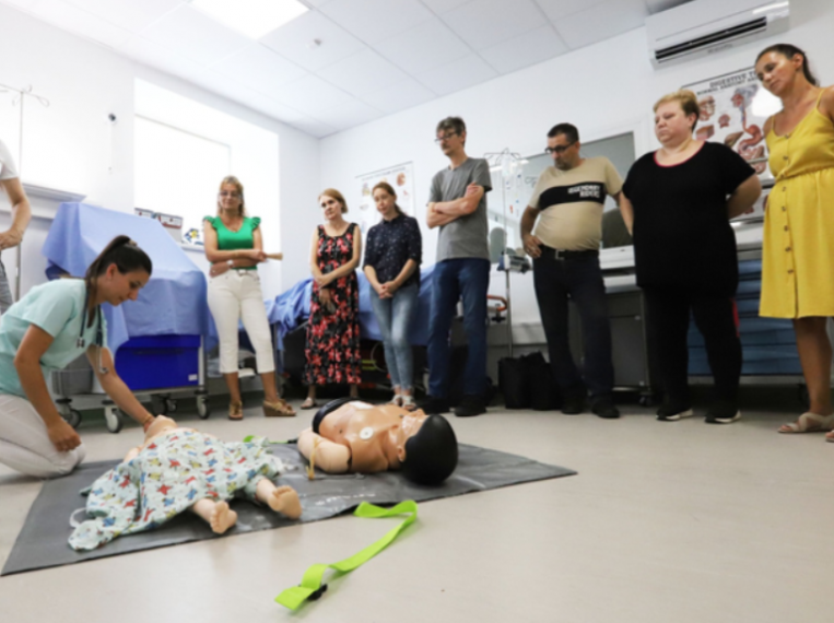 Pedagógusokat oktattak a salgótarjáni kórház skill laborjában