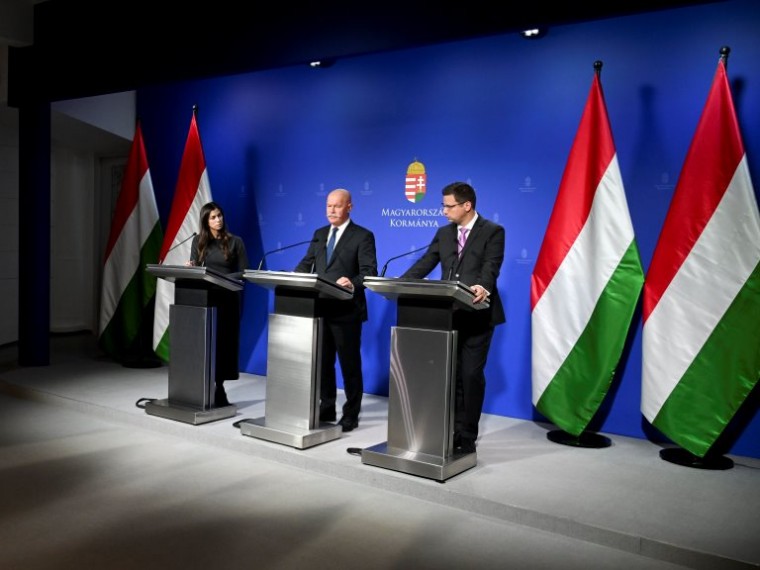 Eddig 445 magyar állampolgárt hoztak haza Izraelből