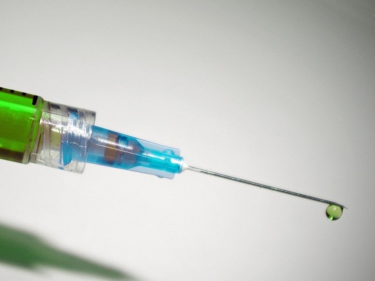 800 ezer adag Moderna vakcinát vett a kormány
