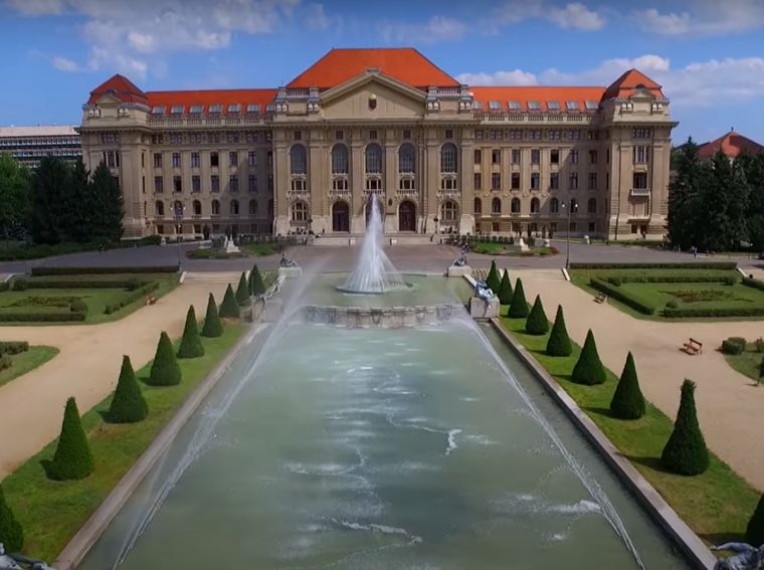 A világ legjobb 600 egyeteme között a Debreceni Egyetem