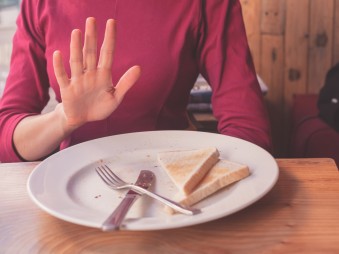 Az ételallergiásnak az ünnepi asztal egy aknamező