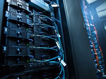 Adminisztrációs rémálmot hozott több tucat kórháznak az Oracle