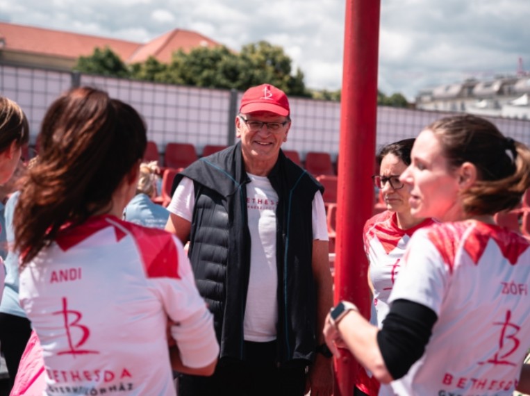 Ők nyerték a Legaktívabb Kórház Vándorkupát az első országos sportnapon