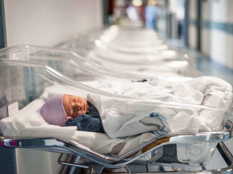 Salgótarjánban és Kaposváron is jelzett a babamentő inkubátor