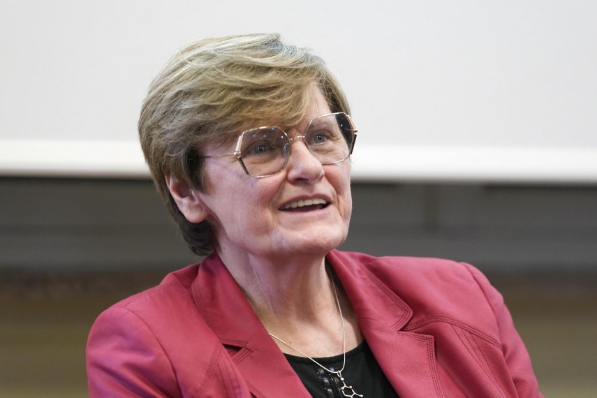 Ismételten visszaélnek a Nobel-díjas professzor nevével 