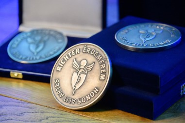 Az alapellátás az ágazat tartóoszlopa – 9 háziorvost tüntettek ki a Richter Érdeméremmel