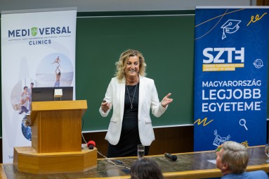 Magyar úttörőt ünnepeltek a nemzetközi szemészeti konferencián