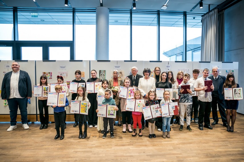 Így látják a gyermekek az orvosukat: eredményt hirdettek az országos rajzpályázaton