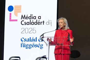 Aczél Petra_Média a Családért díjátadó