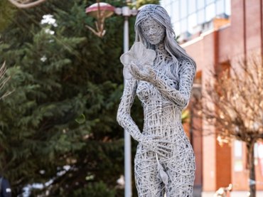 Szobrot emeltek a méhnyakrák elleni küzdelemnek