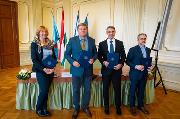 Stratégiai együttműködés az innovatív kutatás és klinikai vizsgálatok támogatására