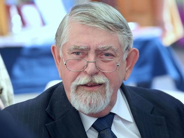 Kásler Miklóst az orvoslobbi ellen vetné be Orbán