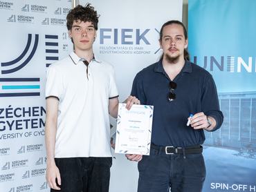 Az első helyezett Anti-Roll MedCap csapat tagjai, Egyházy Gergő és Zsíros Martin.