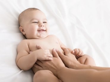 Szeretetteljes érintés – a Babamasszázs Világnapja