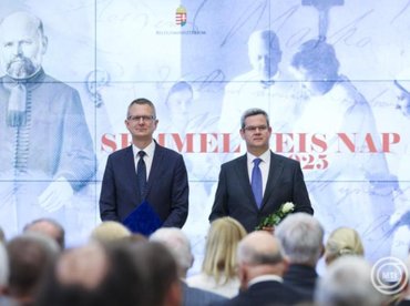 Rétvári Bence: az orvosok, ápolók munkája példaértékű szolgálat