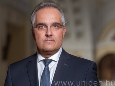 Eredményesen lezárult a Klinikai Központ szervezeti integrációja