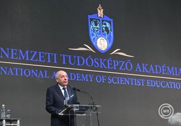 A világ legkisebb pacemakerét ültették be Szegeden