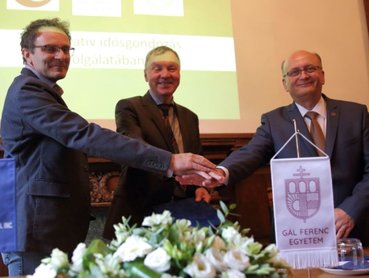 Innovatív idősgondozási és -ellátási pilotprogram indul