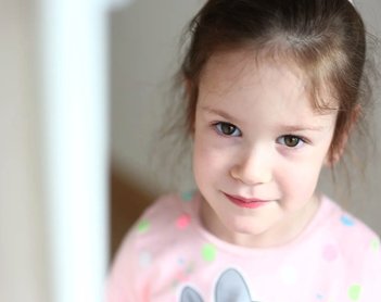 Robotok segítik Emma mozgásterápiáját