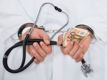 Felfüggesztett börtönt kapott egy zalai orvos és asszisztense