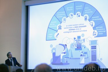 Egy éve operálnak a Da Vinci robottal a Debreceni Egyetemen