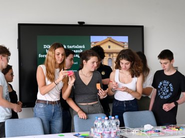 Szupermikroszkóp a Debreceni Egyetemen