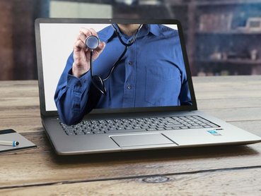 Öt emberből négy használja az e-receptet