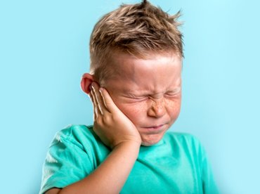 A hallójárat gyulladás komoly fájdalom a gyereknek, de van segítség