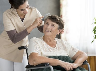 Mi marad a méltóságból, ha a gondoskodás üzleti döntések függvénye?