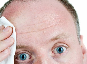 Úgy izzadtam, hogy eláztattam a lapot, féltem kezet fogni az emberekkel