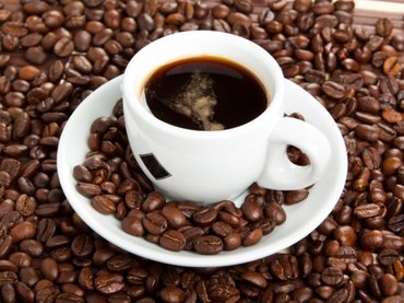 Kaliforniában fel kell tüntetni a kávén, hogy rákkeltő