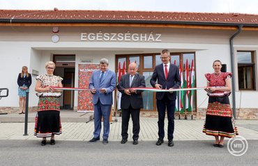Egészségházat adtak át Mezőkövesden