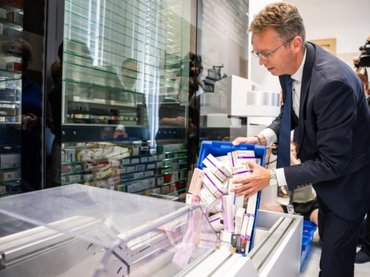 Patikai robot segíti az oktatást a Semmelweis Egyetem gyógyszertárában