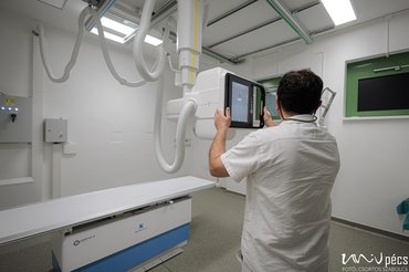 Ultramodern röntgenkészülék a PTE klinikáján