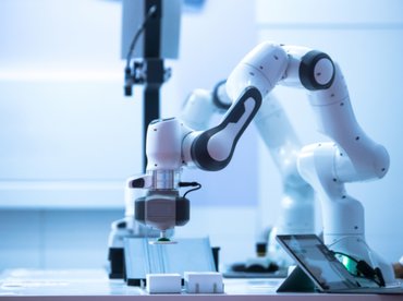 MI és robotikai fejlesztések: többszáz ötletet tesztelnek a programban