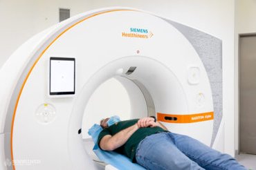 Csúcstechnológiás CT-t adtak át a Városmajori klinikán