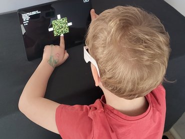 Mobilapp a gyermekkori tompalátás szűrésére